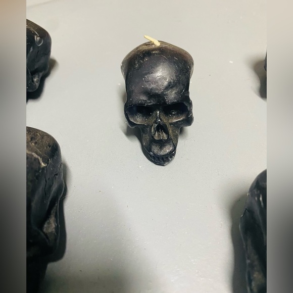 SKULL CANDLES 💀 🕯️ - Picture 2 of 4